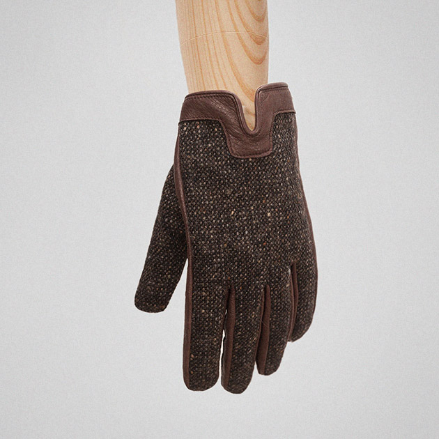 http://www.sehkelly.com/images/shop/brown-deerskin-leather-gloves-brown-tweed-1.jpg